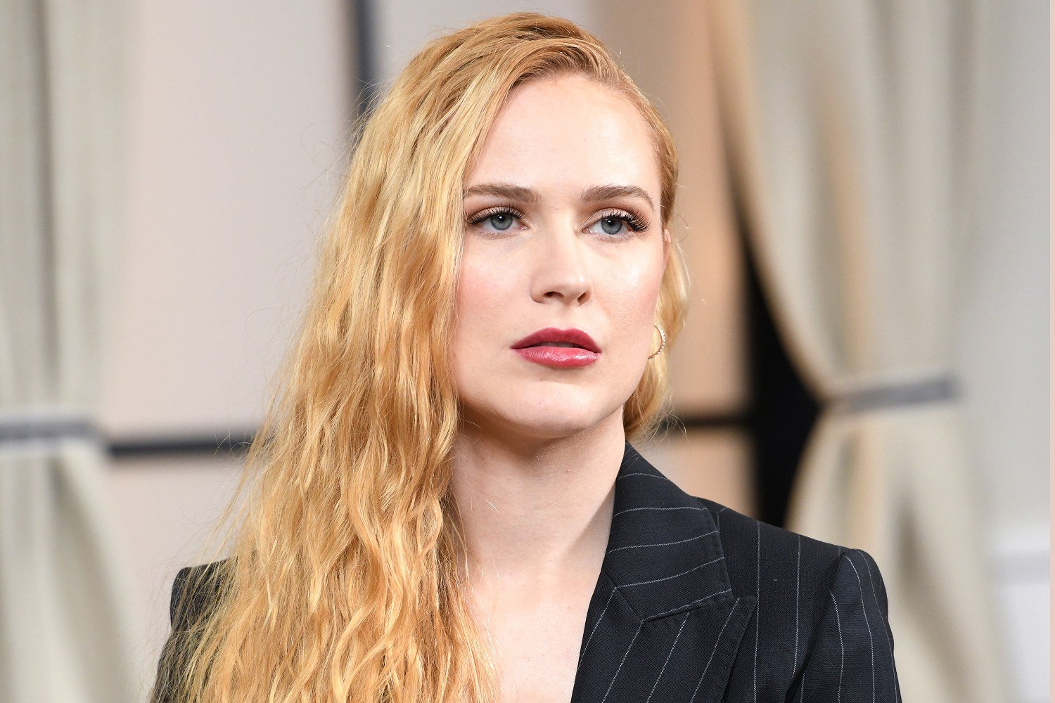 Η Evan Rachel Wood περιγράφει τον σοκαριστικό βιασμό της από τον Marilyn Manson μπροστά στην κάμερα Η Evan Rachel Wood περιγράφει τον σοκαριστικό βιασμό της από τον Marilyn Manson μπροστά στην κάμερα