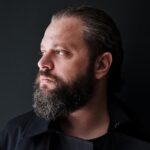 «Σασμός»: Ο Γιώργος Νικηφόρου Ζερβάκης ερμηνεύει το «Θυμωμένος Ήλιος»