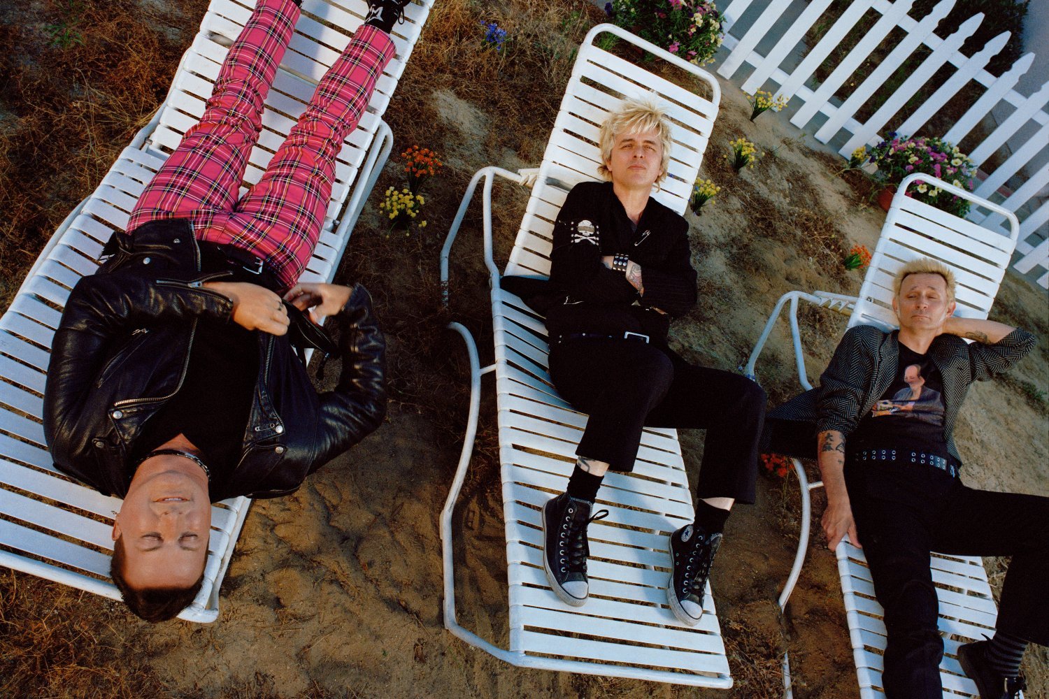 Οι Green Day αψηφούν τον θάνατο στο νέο single «I’m Never Gonna R.I.P.» από την ταινία «Nimrods» Οι Green Day αψηφούν τον θάνατο στο νέο single «I’m Never Gonna R.I.P.» από την ταινία «Nimrods»