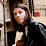 James Bay και Jon Batiste φέρνουν τον ήλιο στα ηχεία μας με το «Sunshine In The Room»