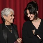 Lana Del Rey: Η Joan Baez είναι «η πιο σκληρή γυναίκα που έχω γνωρίσει»