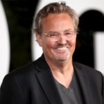 Ο Charlie Puth αφιέρωσε στον Matthew Perry το τραγούδι της σειράς «Τα Φιλαράκια»