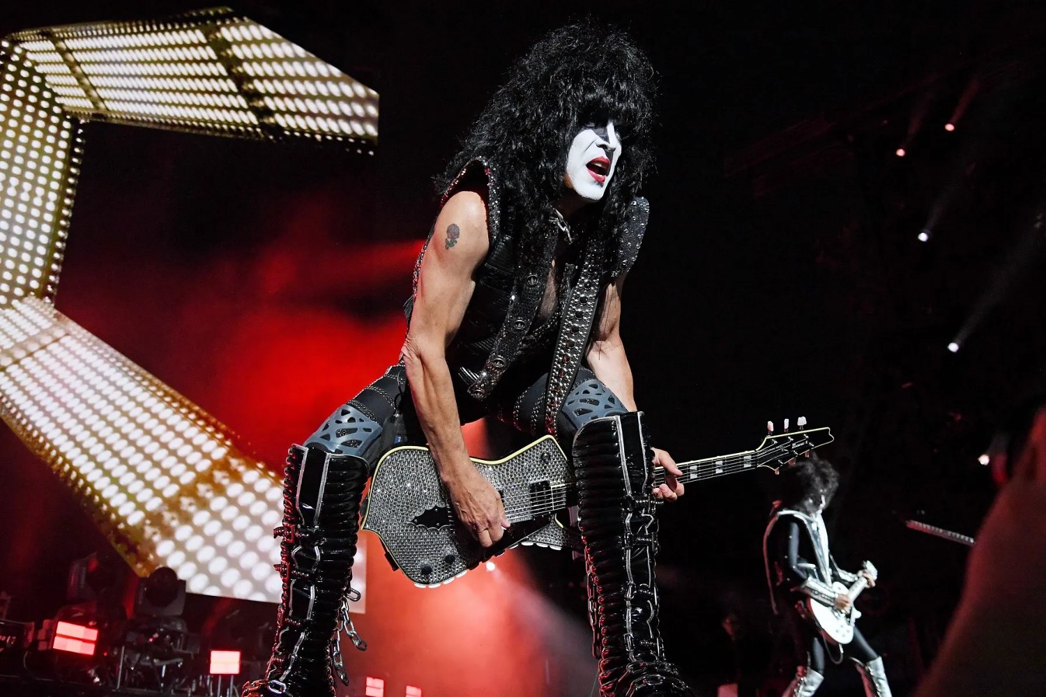 Ο Paul Stanley των KISS στέλνει μήνυμα στους νέους καλλιτέχνες: «Η μουσική είναι πάθος, όχι υπολογιστές»