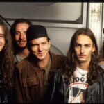Ο Jeff Ament αφηγείται τα πρώτα χρόνια των Pearl Jam μέσα από τον φωτογραφικό φακό – Το νέο βιβλίο «Since Forever»
