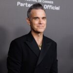 Robbie Williams: Η στήριξη από τον Jon Bon Jovi και τον Joey McIntyre των New Kids On The Block μετά την κυκλοφορία του «Better Man»