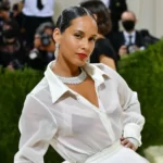Η Alicia Keys για τη δύναμη της ηλικίας: «Γίνεσαι πιο όμορφη όσο μεγαλώνεις»