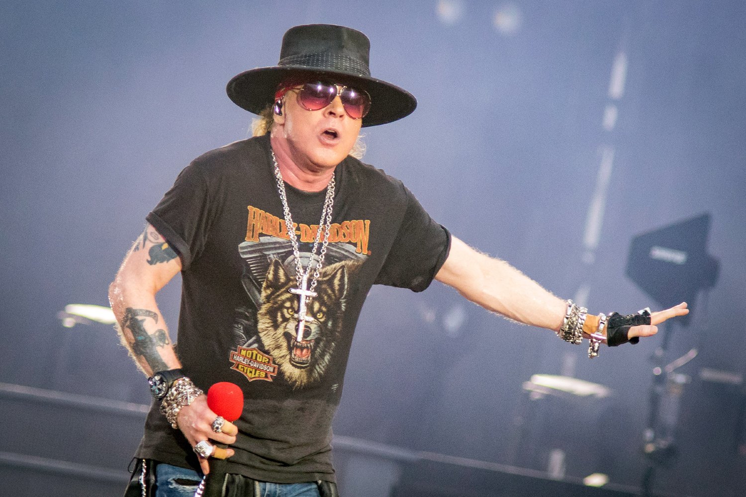 Ο πρώην μάνατζερ των Guns N’ Roses κατά του Axl Rose: «Θέλει να ελέγχει τα πάντα»