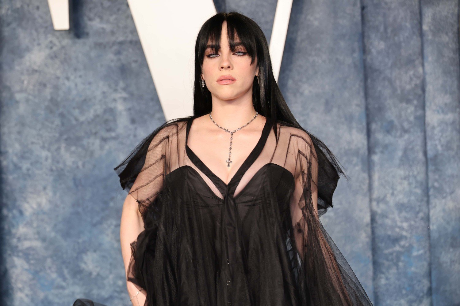 Η Billie Eilish προειδοποιεί για τους κινδύνους της ακραίας δίαιτας: «Ήμουν εξαιρετικά δυστυχισμένη»