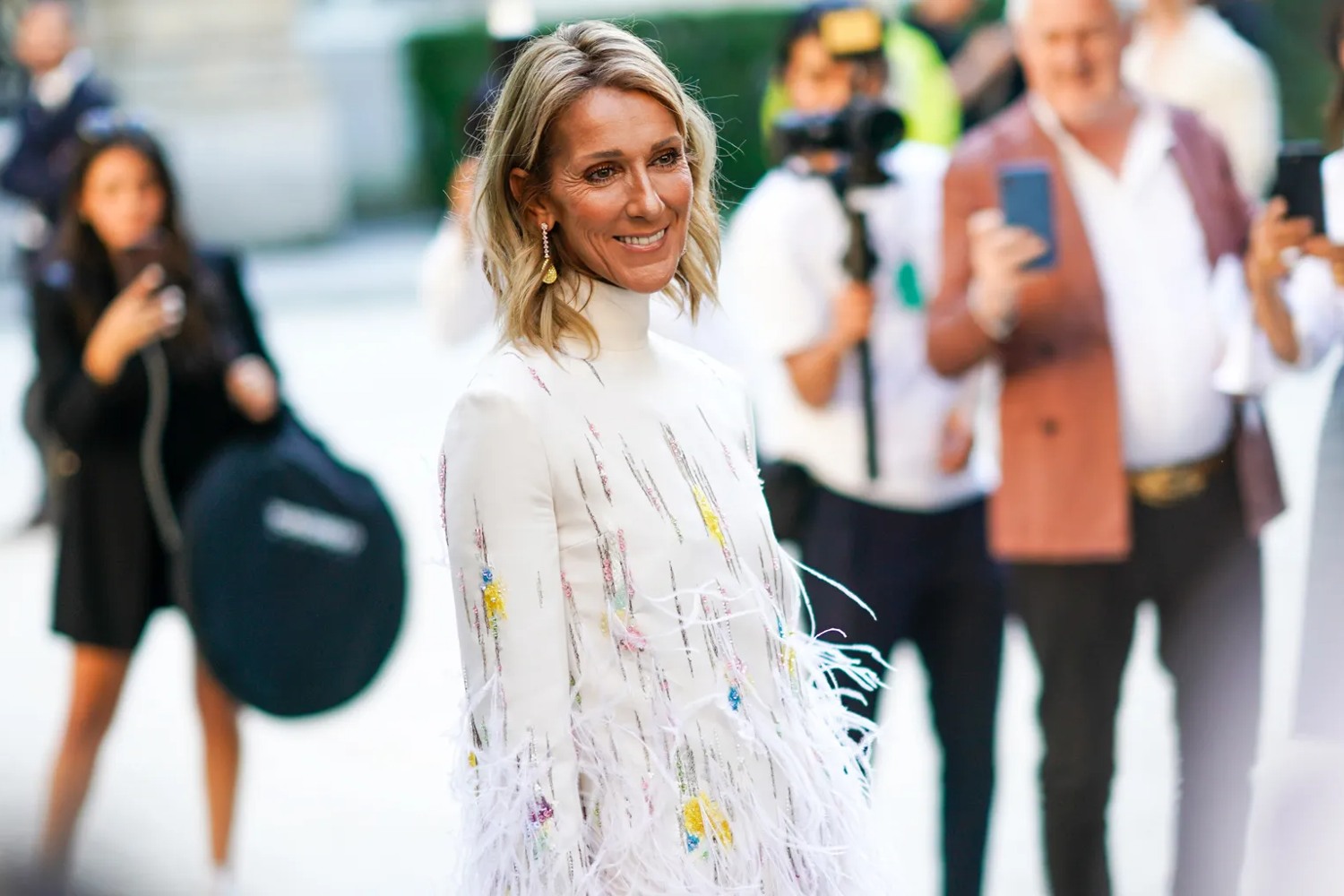 Η Celine Dion μεταμορφώνεται σε Grinch και «κλέβει» τα Χριστούγεννα