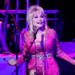 Η τελευταία ηχογράφηση της Dolly Parton με τους U2: «Σηκώθηκε από το κρεβάτι της για να τραγουδήσει»