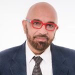 Ο Γιάννης Ζουγανέλης χτυπά στις συνειδήσεις με το νέο άλμπουμ «Μαύρος Μαρκαδόρος»