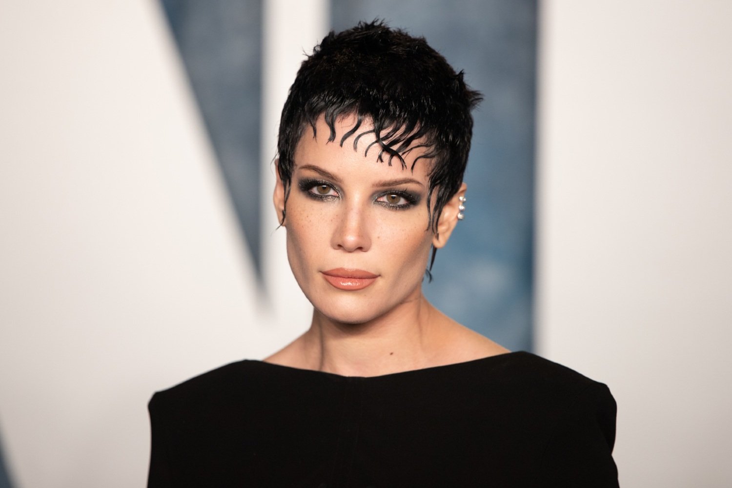 Halsey: Πρωταγωνιστεί στη νέα ταινία τρόμου «Replacer» με τη σφραγίδα της Lilly Wachowski