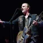 Josh Homme: «Ο θάνατος του Ozzy Osbourne ήταν ποιητικός όπως του David Bowie»
