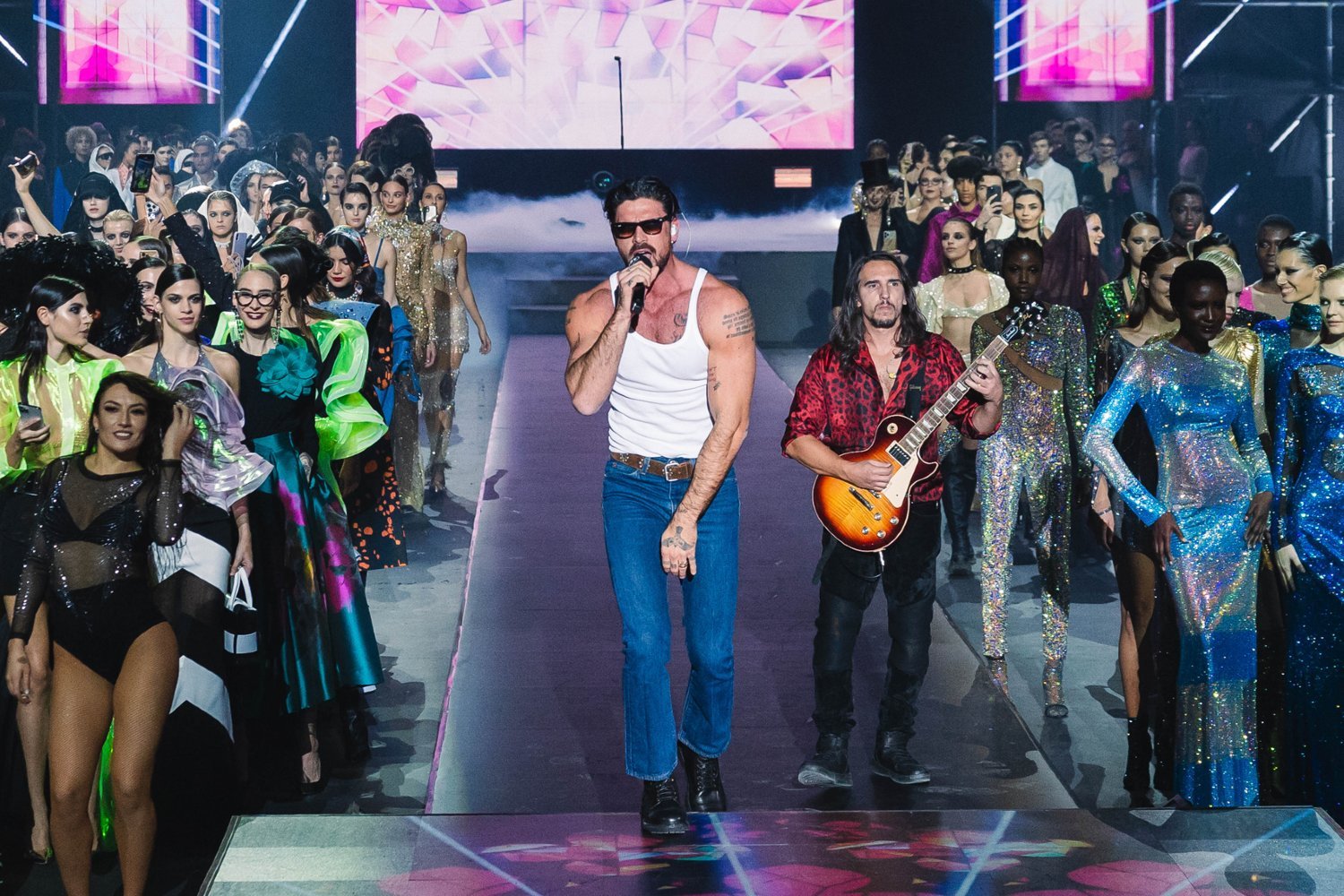 Όσα έγιναν στο MadWalk 2023 με guest star τον Michele Morrone