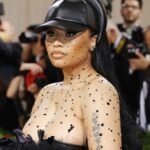 Nicki Minaj: «Οι Illuminati ίσως να υπάρχουν – Έχω ζήσει πνευματικό πόλεμο» – Πώς κλείνει (ξανά) το μάτι στις θεωρίες συνωμοσίας