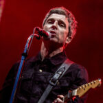 Noel Gallagher: «Τα λέμε στο κόκκινο χαλί» – Η αποστομωτική απάντηση στις αντιδράσεις για τη βράβευσή του στα BRIT Awards 2026