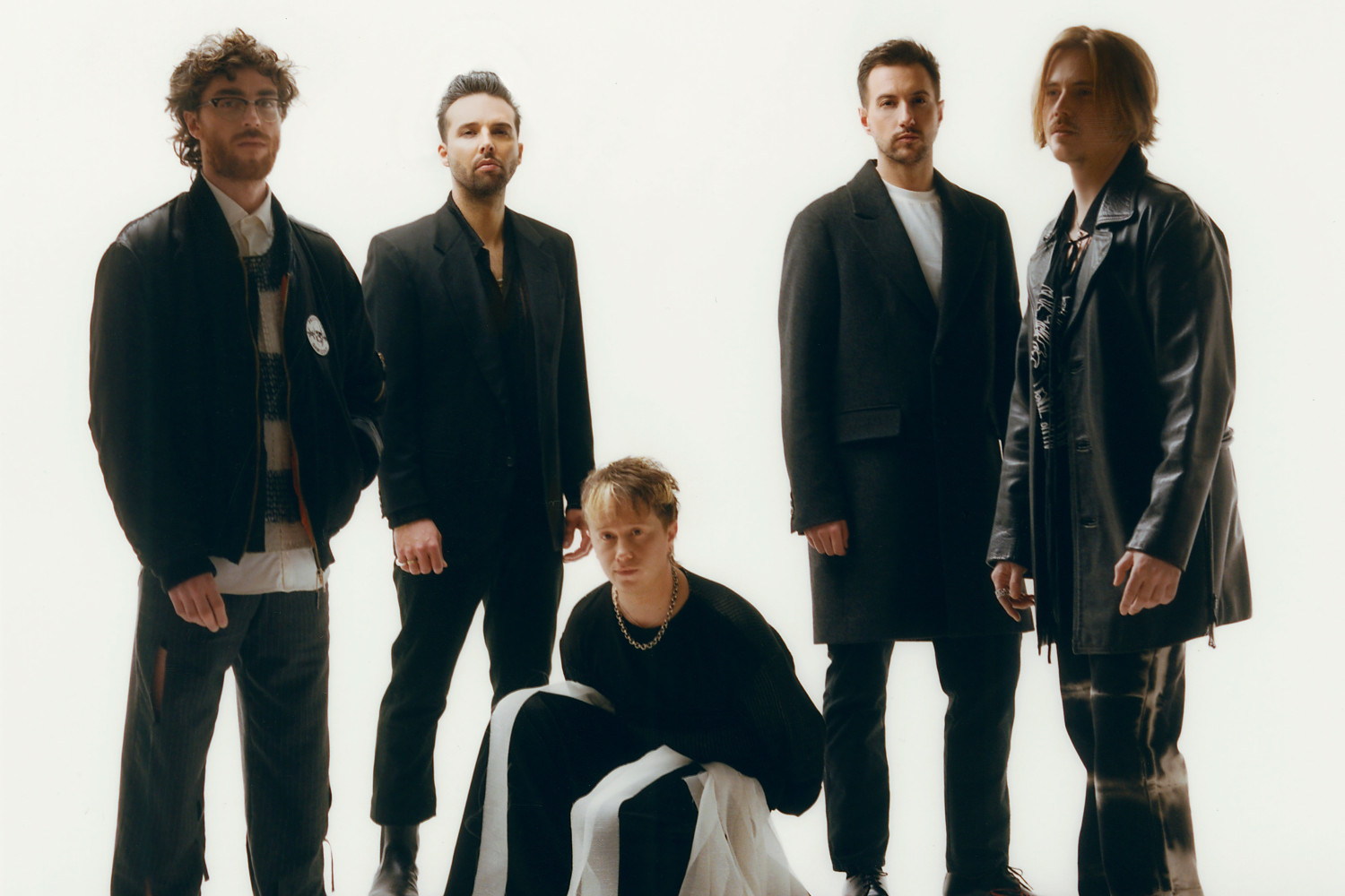 Οι Nothing But Thieves κυκλοφορούν την deluxe έκδοση του «Dead Club City»