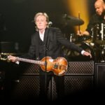 Paul McCartney: «Η τεχνητή νοημοσύνη απειλεί τη δημιουργικότητα και επιτρέπει την κλοπή καλλιτεχνικής εργασίας»