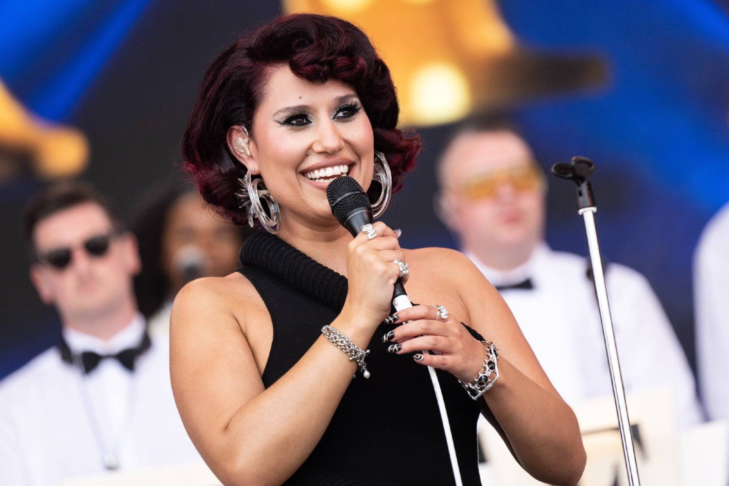 RAYE: Υποδέχθηκε την Alicia Keys και τον Mark Ronson σε μία ιστορική βραδιά στο Montreux Jazz Festival