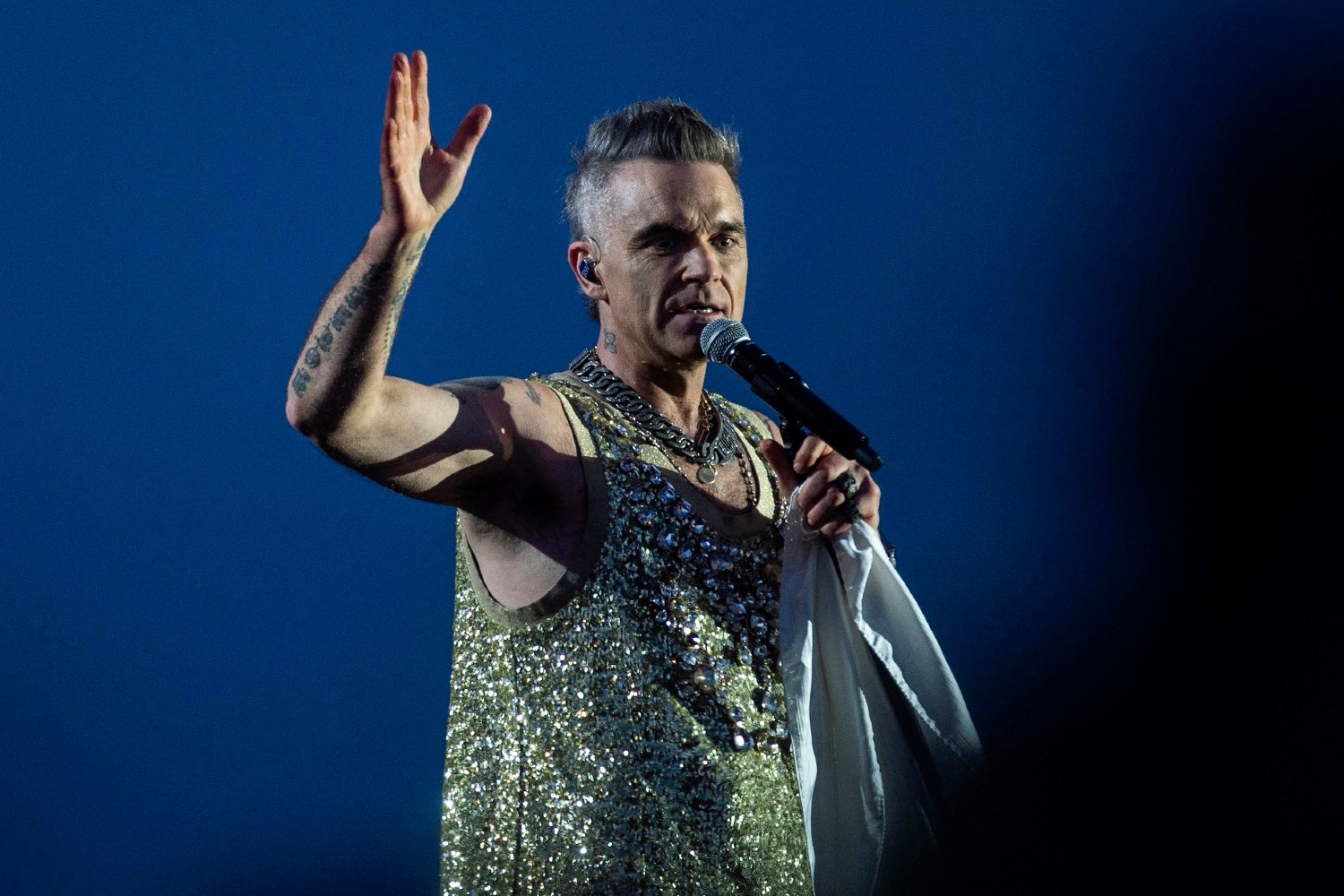 Robbie Williams: Ο Tony Iommi και ο Glenn Hughes συμμετέχουν στο νέο άλμπουμ του