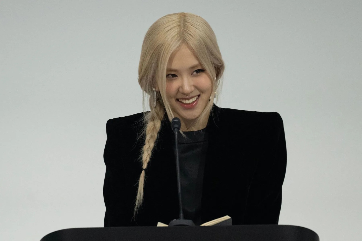 Η Rosé των BLACKPINK μίλησε για την ψυχική υγεία σε σύνοδο κορυφής που διοργάνωσε η Jill Biden