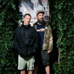 «No Touch»: Sleaford Mods και Sue Tompkins συναντιούνται σε έναν «απαλό εφιάλτη» γεμάτο μοναξιά, οικειότητα και ελπίδα