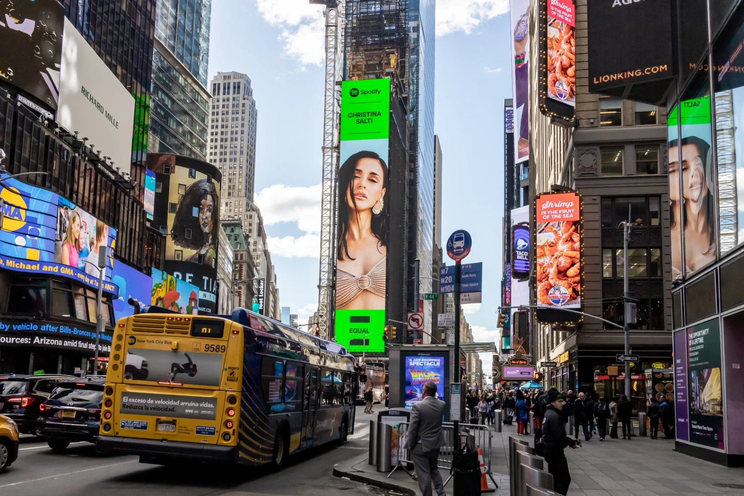 Χριστίνα Σάλτη: Εμφανίστηκε στα billboards στην Times Square της Νέας Υόρκης