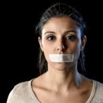 Η βρετανική κυβέρνηση ζητά στοιχεία από τις γυναίκες που κλήθηκαν να αποσιωπήσουν σεξουαλικές επιθέσεις στη μουσική βιομηχανία