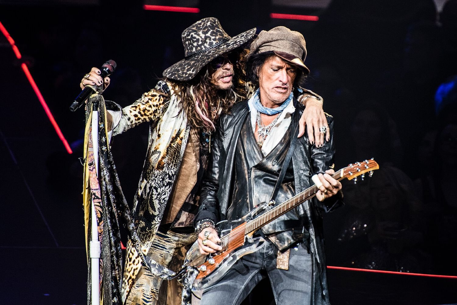 Joe Perry: «Πρέπει να υπάρξει τουλάχιστον άλλη μία συναυλία των Aerosmith»