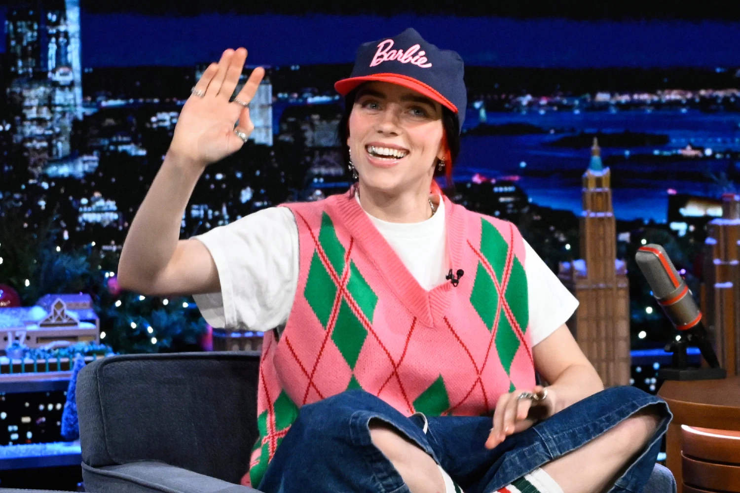 Billie Eilish: «Δεν μπορεί να σταματήσει να κλαίει» μετά την καντάδα του Justin Bieber στο Coachella 2026