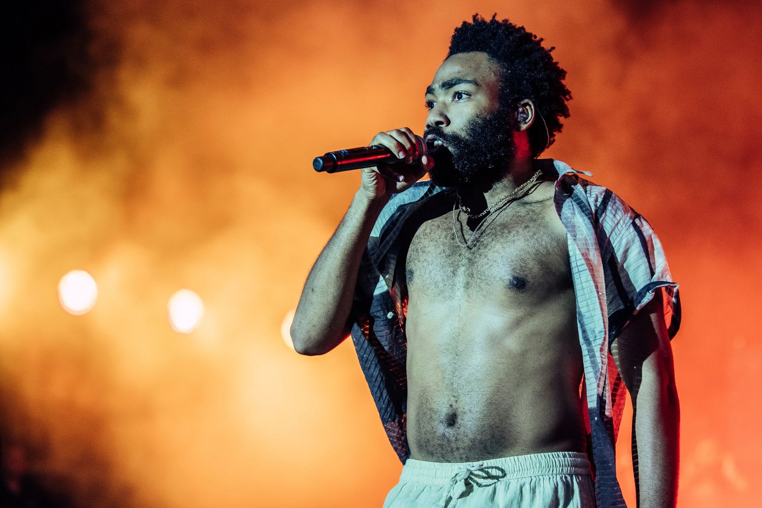 Donald Glover: Ανοίγει το παράθυρο της μεγάλης επιστροφής του Childish Gambino – «Εξακολουθώ να λατρεύω τη δημιουργία μουσικής»