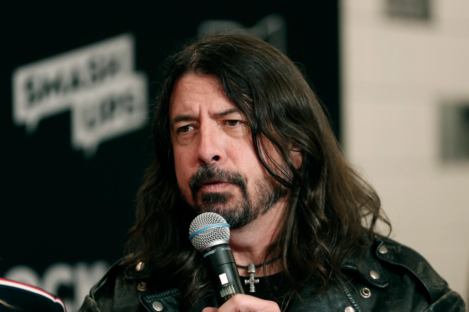 Dave Grohl: Το σπάνιο πολιτικό ξέσπασμα για τη «βαθιά διχασμένη» Αμερική και την άνοδο της συντήρησης
