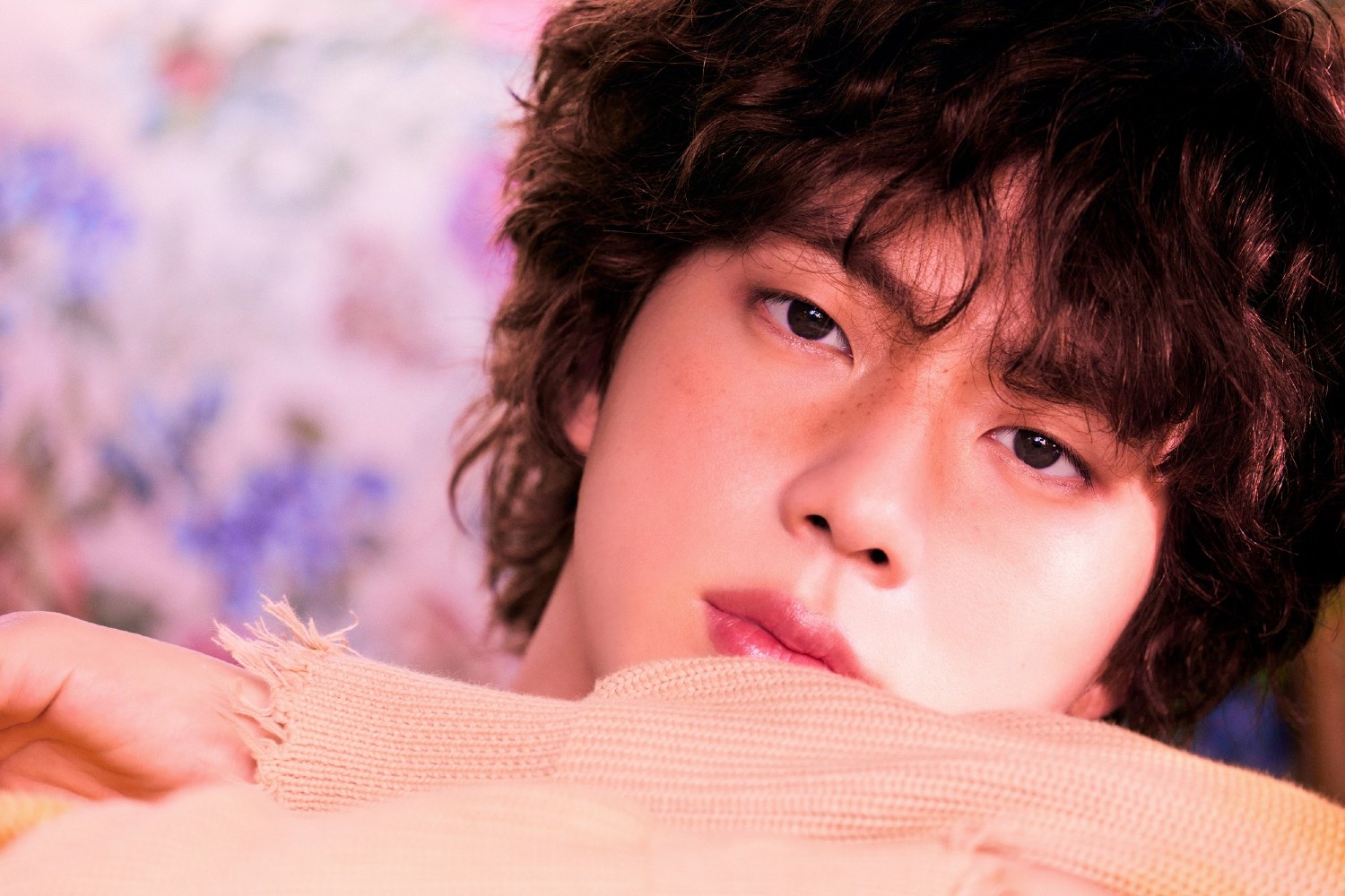 Ο Jin των BTS αποκαλύπτει το tracklist του άλμπουμ «Happy»