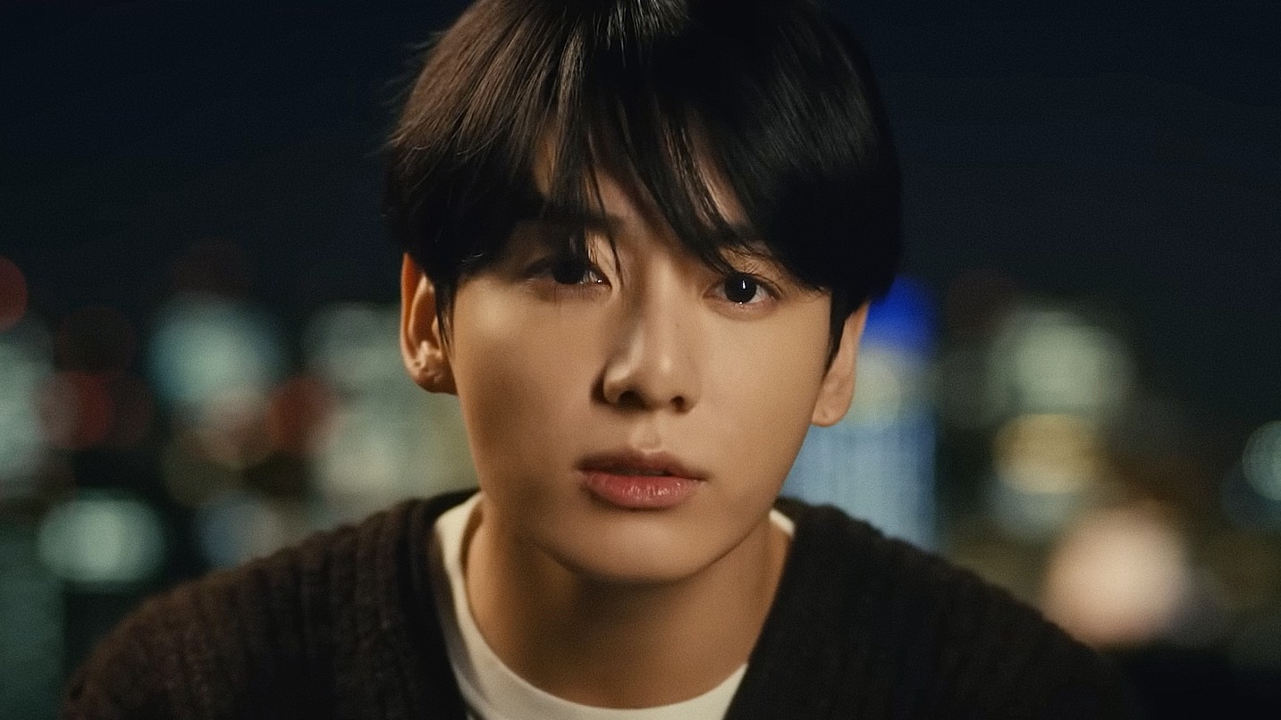 Jung Kook: Από τη μελαγχολία στα χρώματα στο music video του «Hate You»