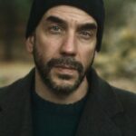 Πάνος Μουζουράκης: Συγκινεί και ζεσταίνει τις καρδιές μας με το video του «Τρυφερά»