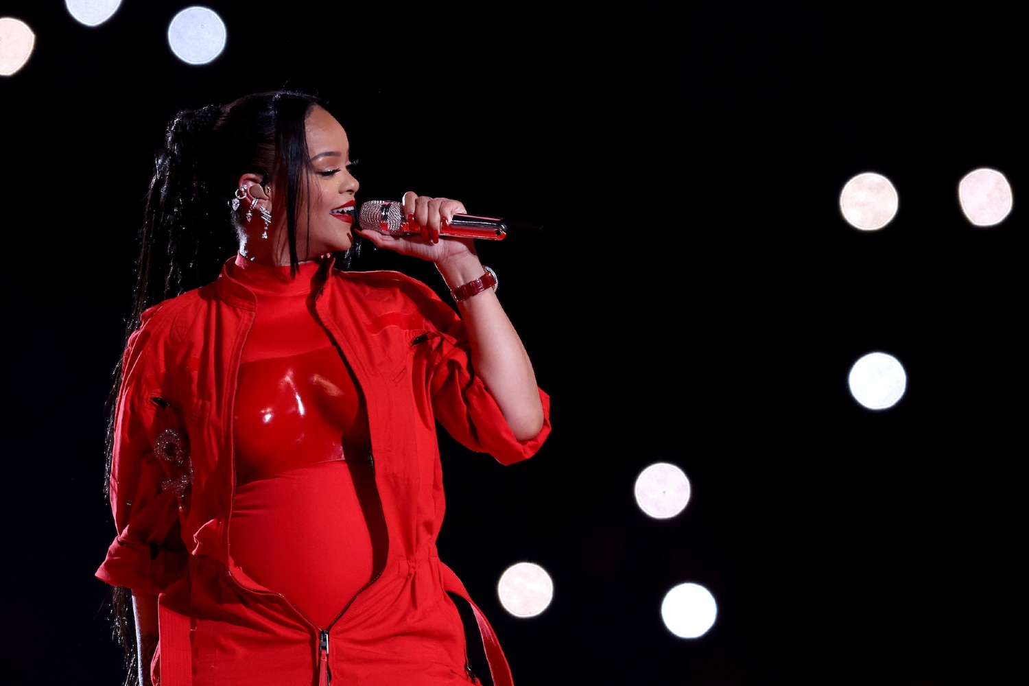 Η Rihanna έχει τουλάχιστον 170 ακυκλοφόρητα τραγούδια