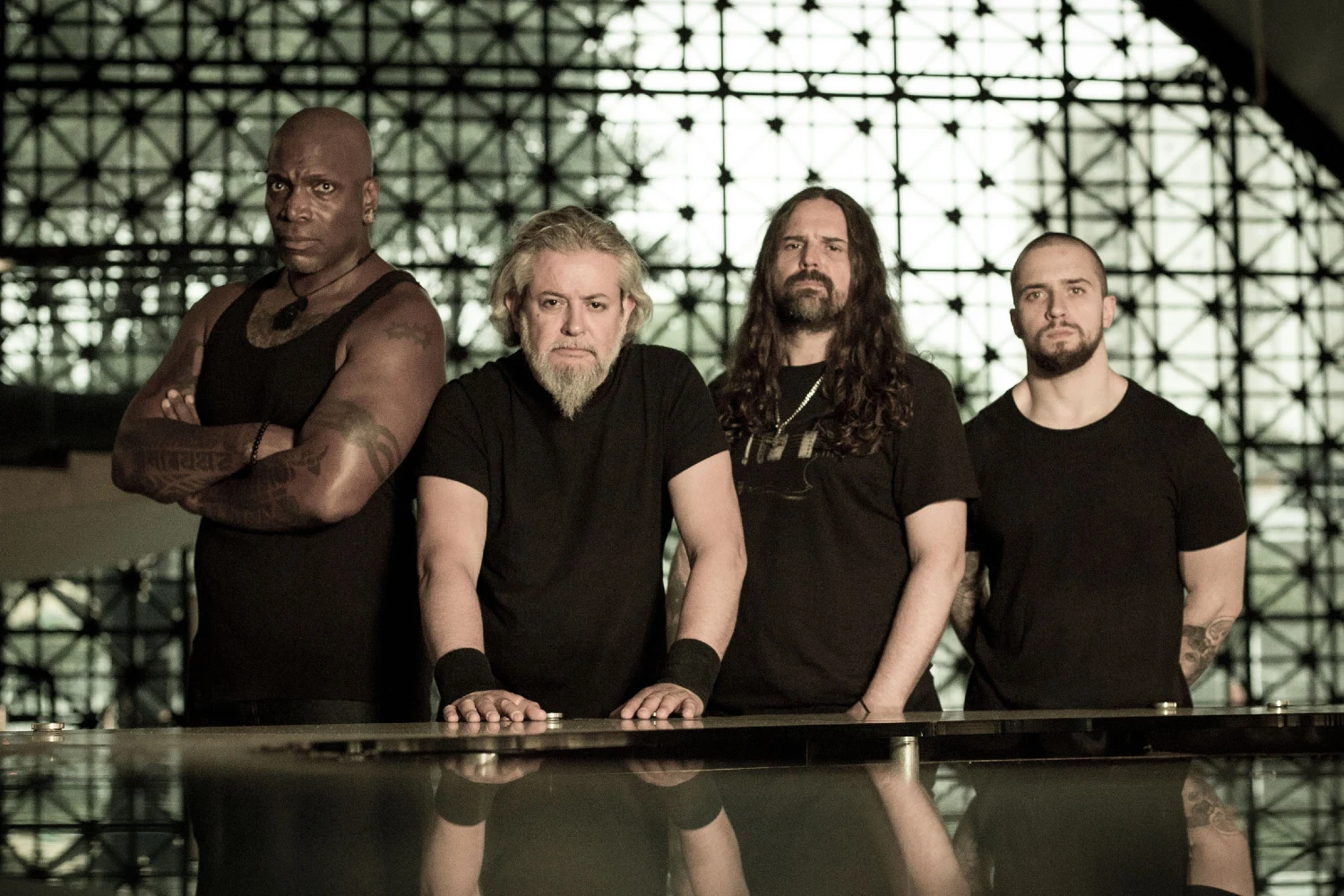 Sepultura: Η αρχή του τέλους με το νέο EP «The Cloud Of Unknowing» και ένα τραγούδι για τους μετανάστες