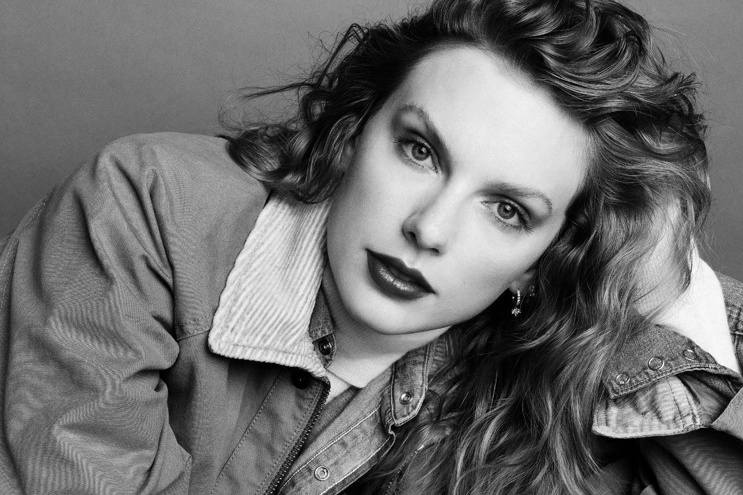 «Swifties for Kamala»: Οι θαυμαστές της Taylor Swift συσπειρώνονται για την εκλογή της Kamala Harris