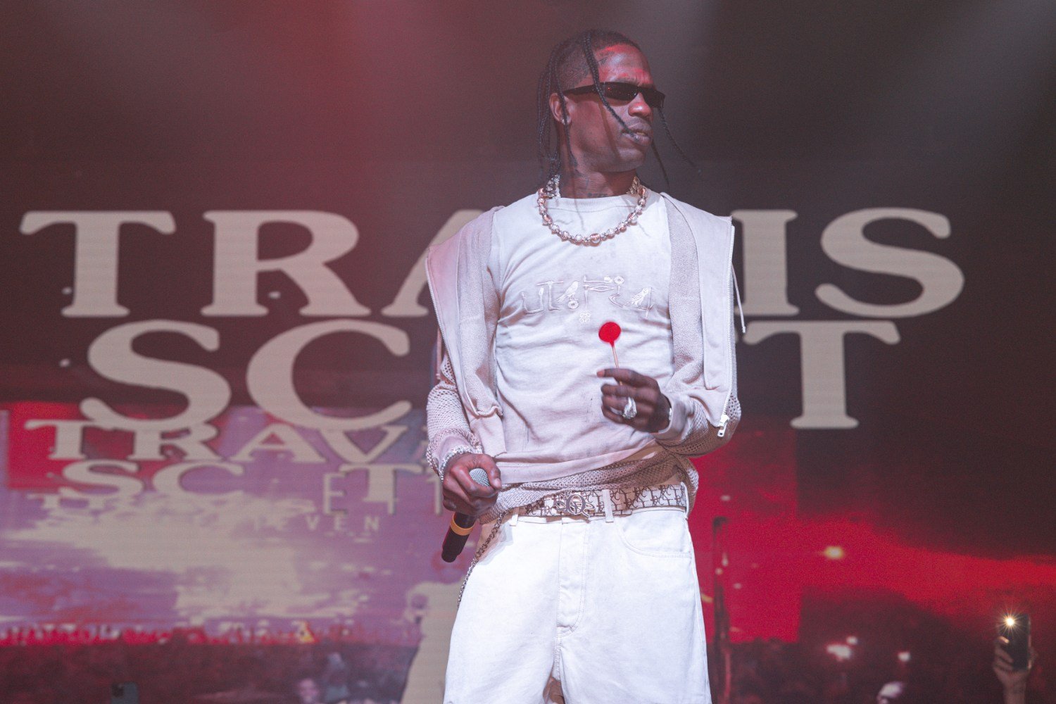 Travis Scott: Πώς ο Kid Cudi τον ενέπνευσε να πιστέψει ότι μπορεί να γίνει ράπερ