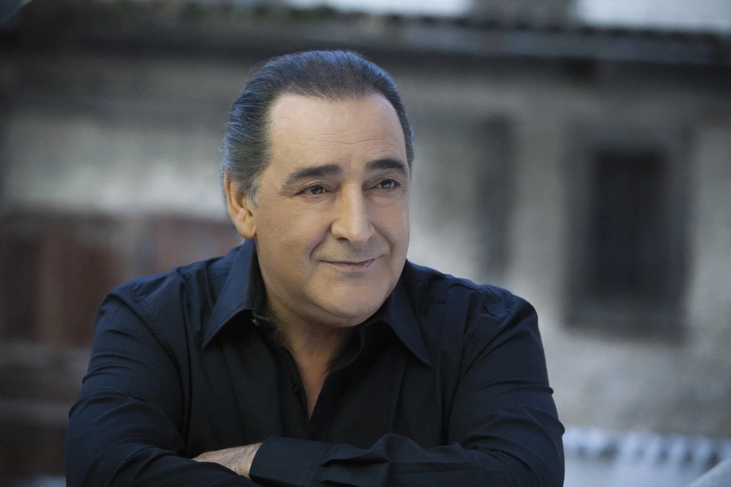 Βασίλης Καρράς: Η αθάνατη φωνή που θα ζει για πάντα