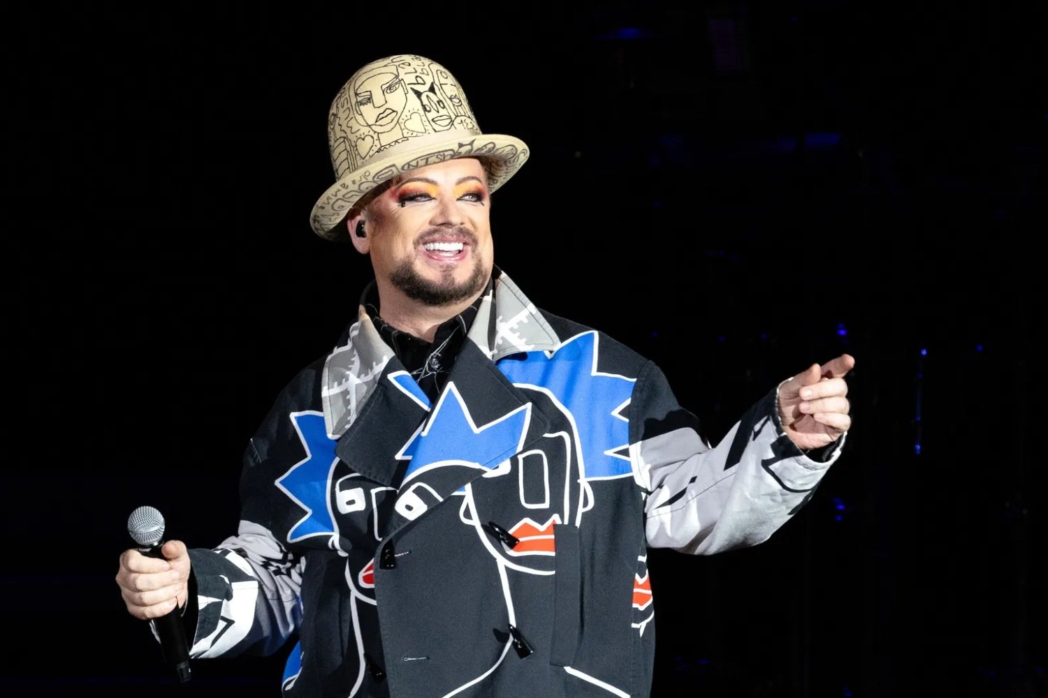 Ο Boy George κυκλοφορεί νέα έκδοση του «Karma Chameleon» των Culture Club από τεχνητή νοημοσύνη