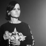 Dolores O’Riordan: Η φωνή των The Cranberries που καθόρισε μία εποχή