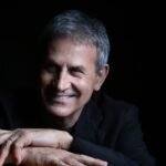 Γιώργος Νταλάρας: «Στους δρόμους του Ρεμπέτικου» στο Θέατρο Παλλάς