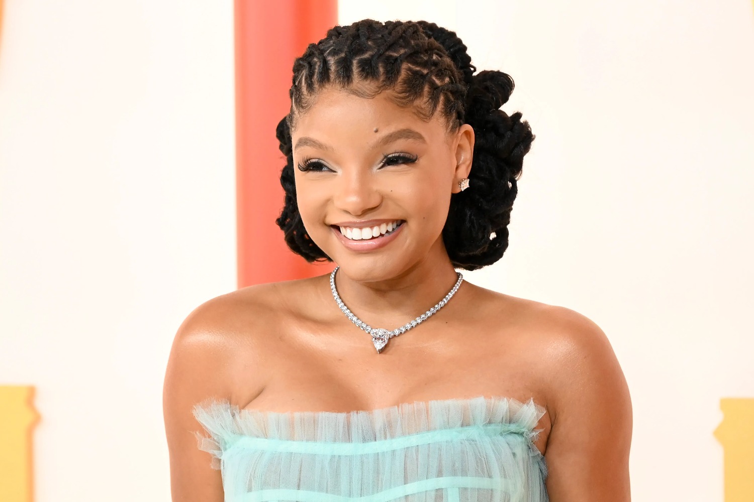 Η Halle Bailey έγινε μητέρα για πρώτη φορά – Η τρυφερή φωτογραφία με τον γιο της