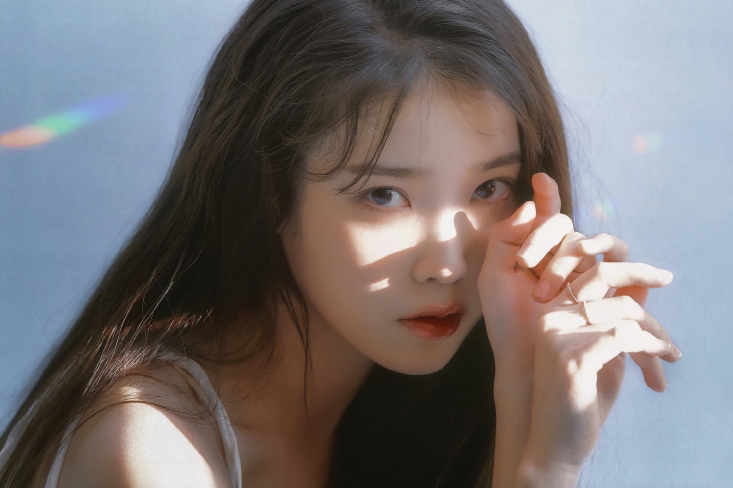 IU: Πότε κυκλοφορεί το νέο music video με τον V των BTS