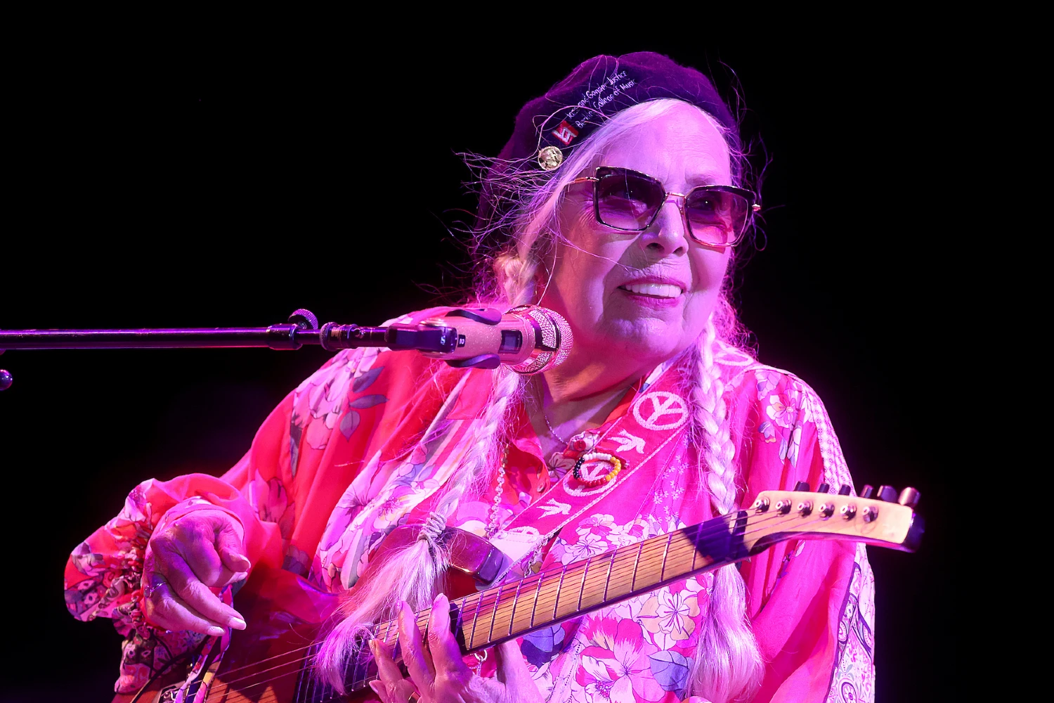 Η Meryl Streep θα υποδυθεί την Joni Mitchell στη νέα βιογραφική ταινία του Cameron Crowe