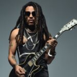 Ο Lenny Kravitz κυκλοφορεί το νέο άλμπουμ «Blue Electric Light»