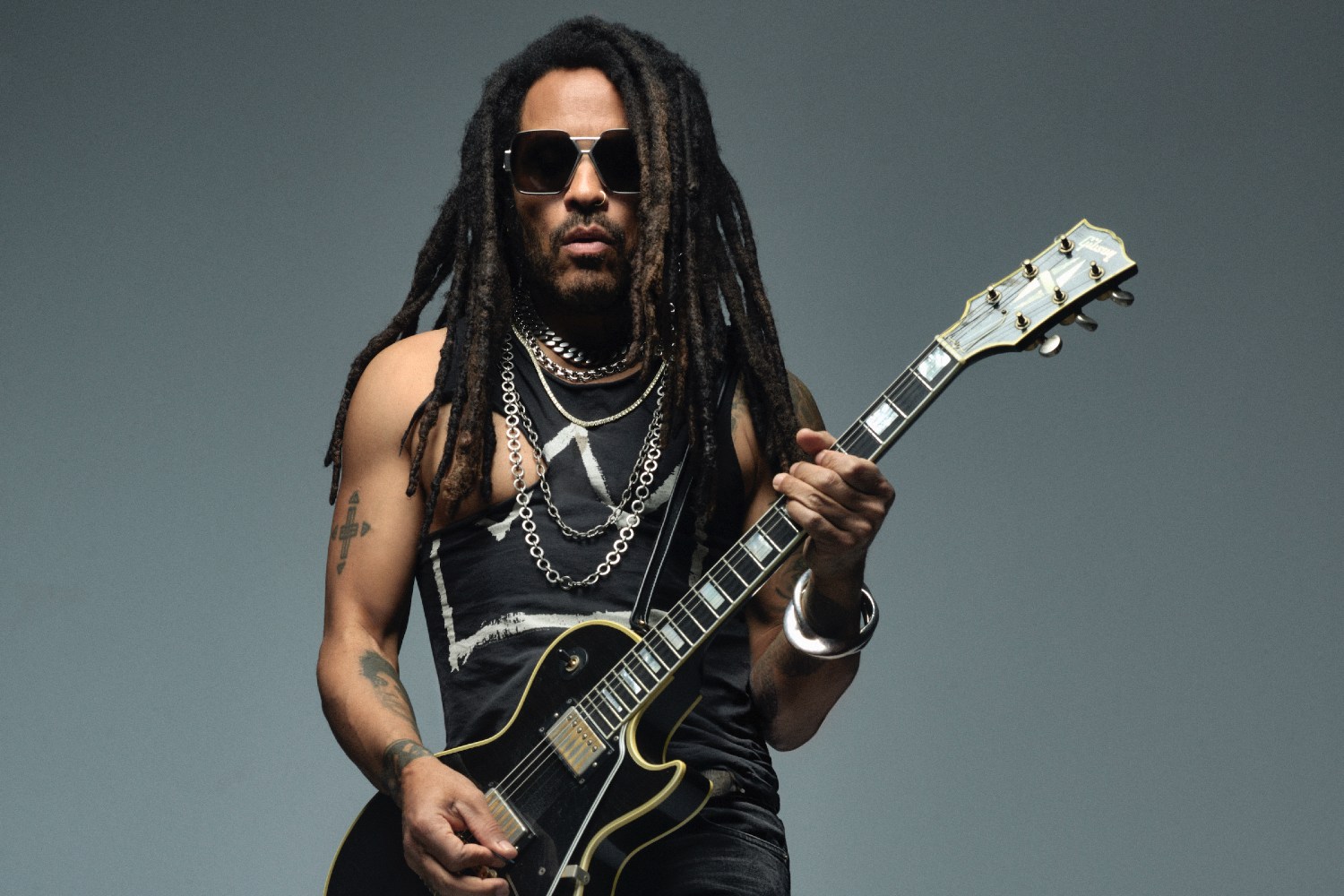 Ο Lenny Kravitz κυκλοφορεί το νέο άλμπουμ «Blue Electric Light»
