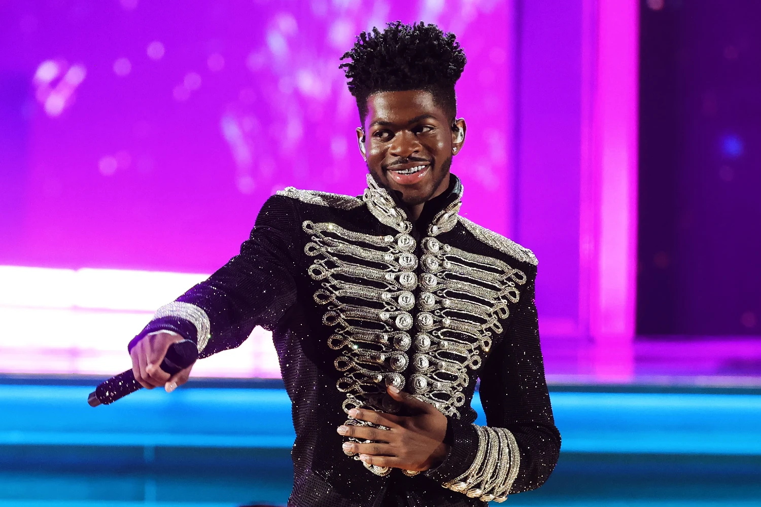 Ξανά στο δικαστήριο ο Lil Nas X – Ο αγώνας για λύτρωση και η θεραπεία