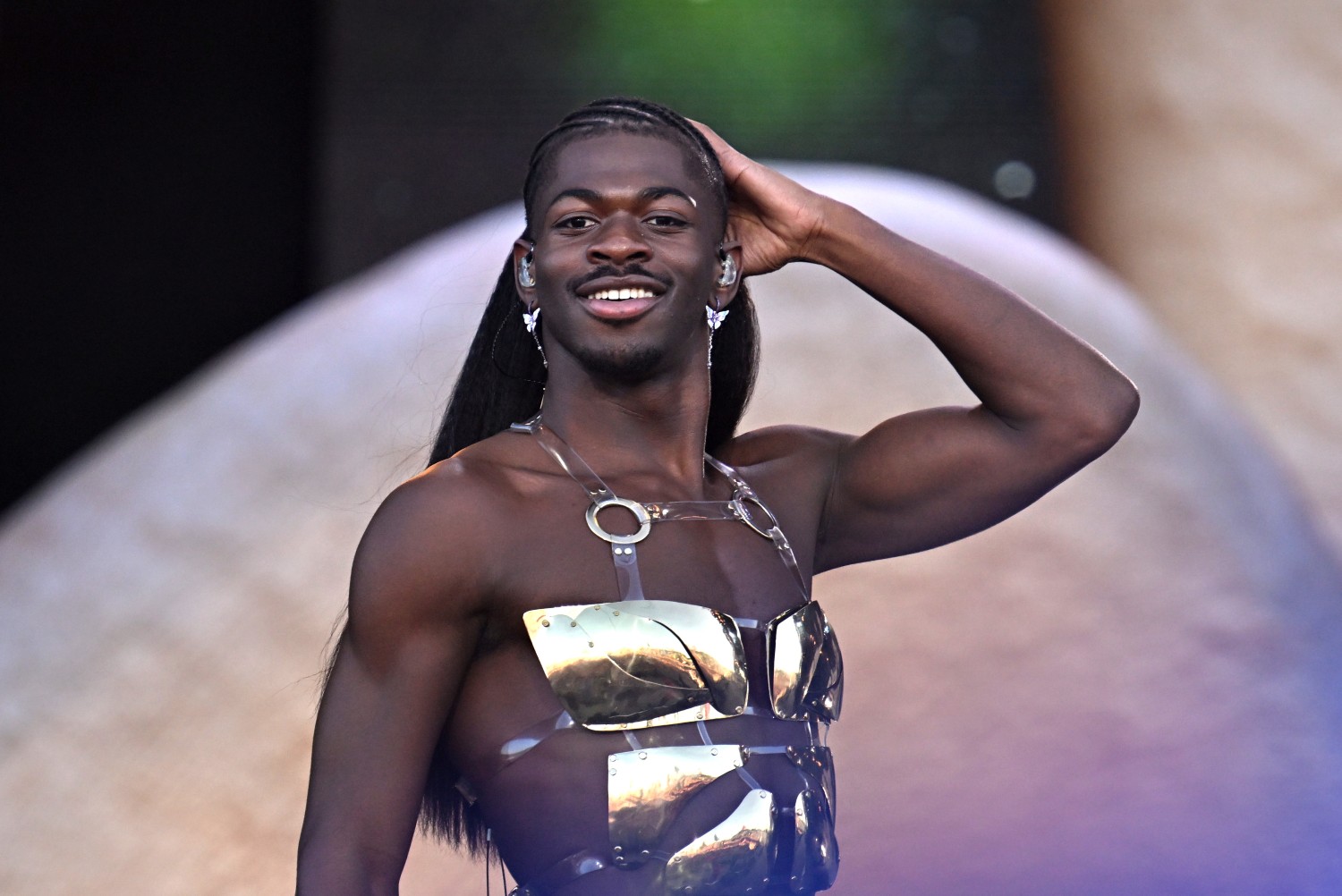 Ο Lil Nas X αποκαλύπτεται: Η δύσκολη περίοδος της ζωής του πριν τη σύλληψη